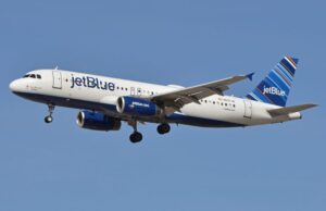самолет JetBlue Airways
